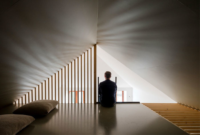 URBAstudios Turn Single Room Urban Dwelling into a House - InteriorZine