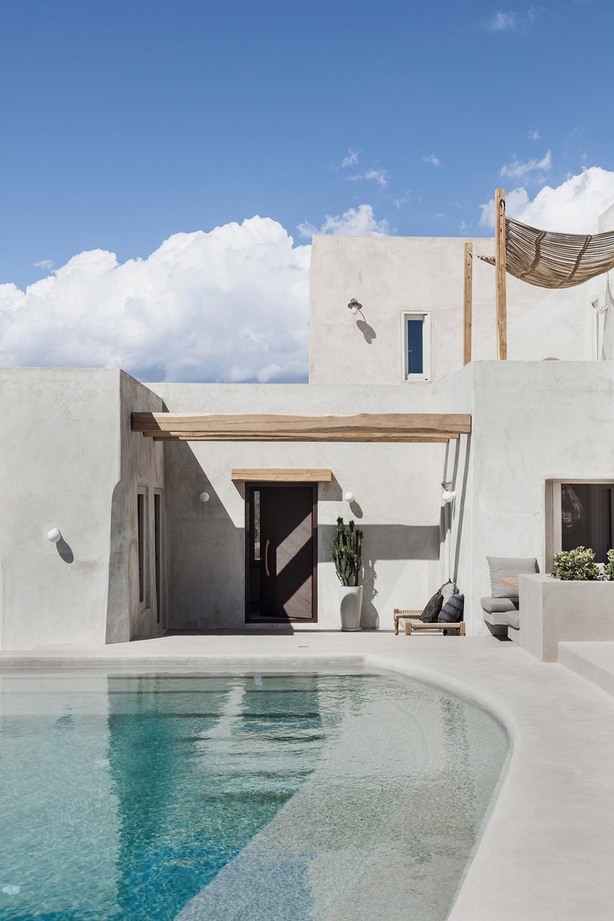 Earthy Neutrals: Villa in Mykonos renovated by Block722 Architects – Design. / Visual.