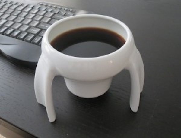 A great solution for stopping spills and preventing broken cups. The Kangaroo Cup is BPA-free, stacking and a great conversation starter. #design #product #industrial #bpa-free #coffee #cup