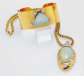 High-Quality Opal-Set