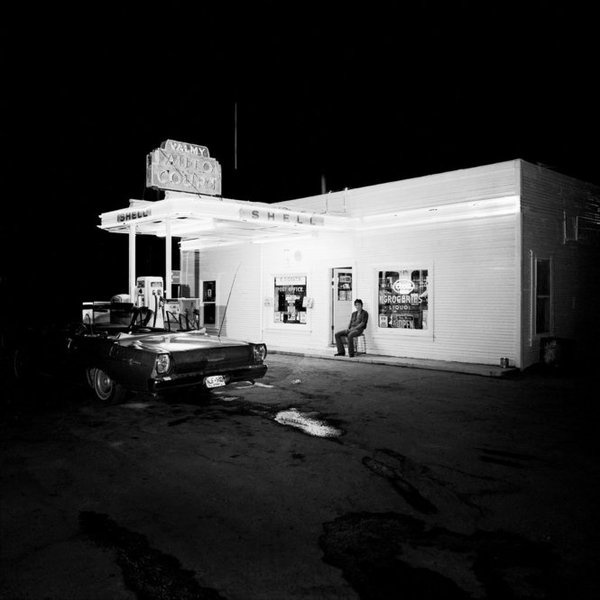 Station #white #black #photography #gas #century #20th #station