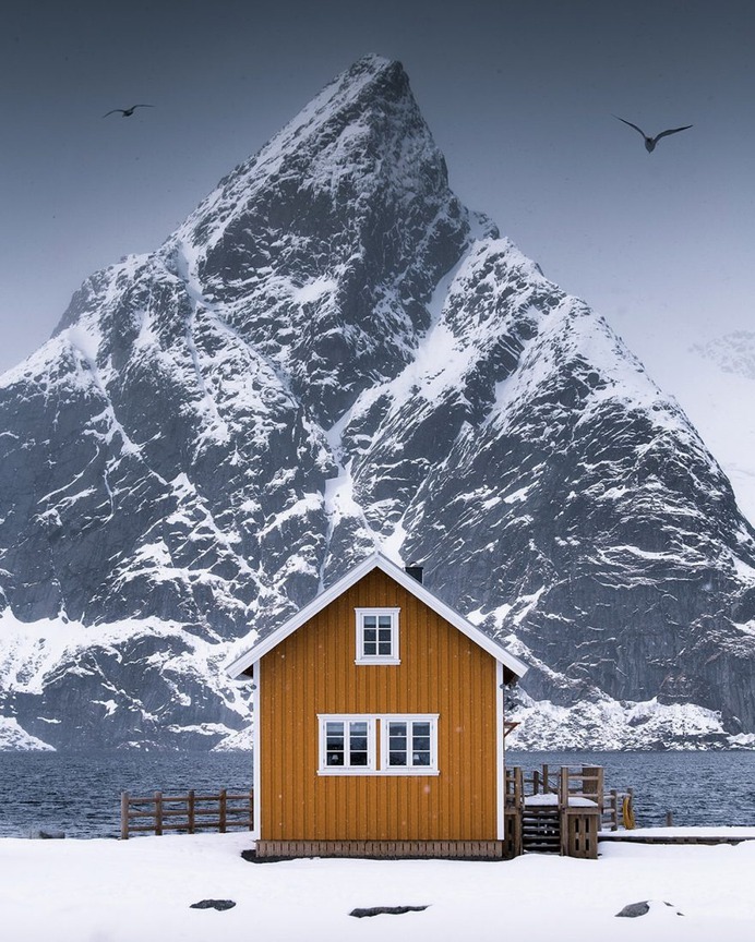 Minimalist Natural Landscape Photography by Bleron Çaka