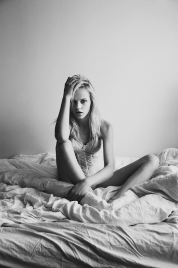i'm not wordy #white #sleeping #black #bed #chick #beauty