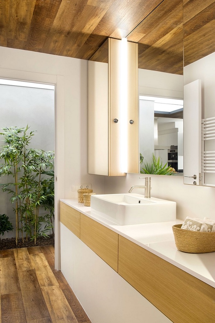 Suite For Ten – Flat in Barcelona's Eixample Neighbourhood / Egue y Seta