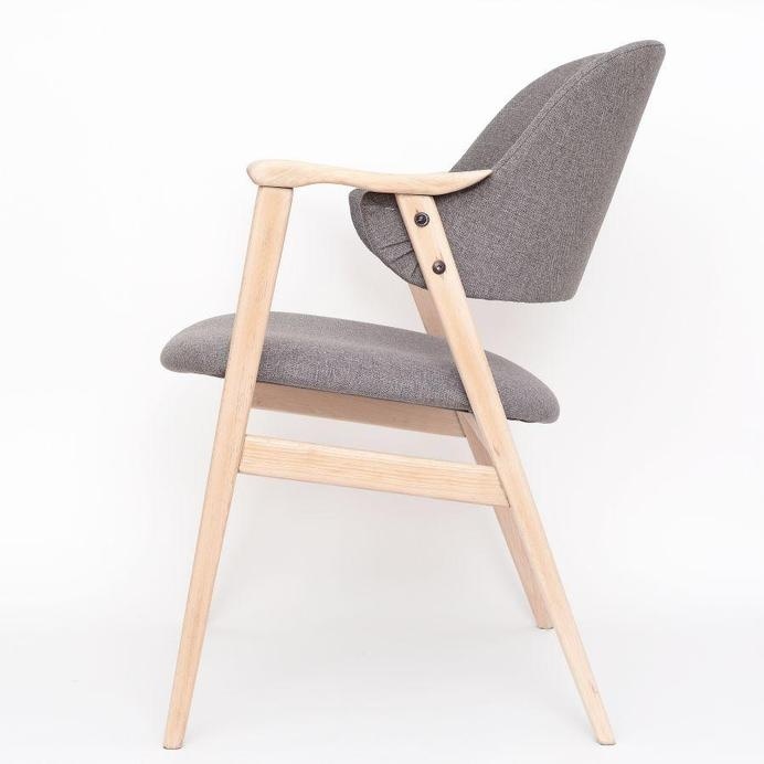 trzy puszki farby #chair #furniture #armchair #gray