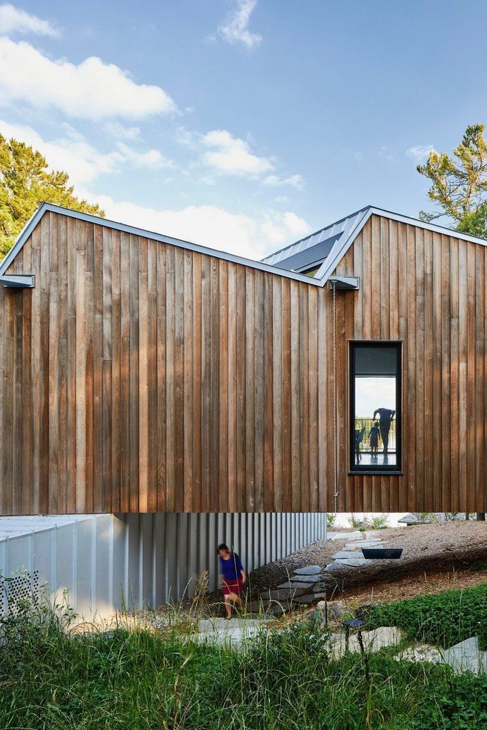 Net-Zero Lakeside Home Nestled on the Shores of Lake Stoney, Canada 1