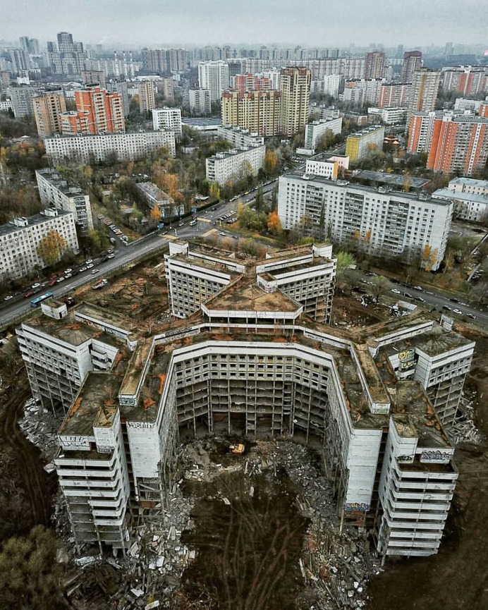 Abandoned Russia: Spectacular Urbex Photography by Lana Sator