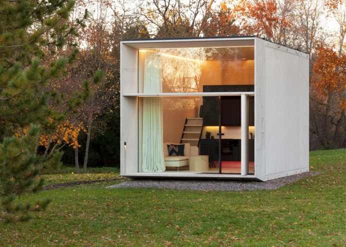 Kodasema creates tiny prefab house that moves with its owners