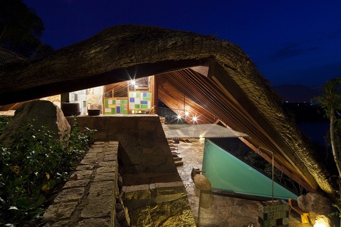Spa Salon Built on a Riverbank