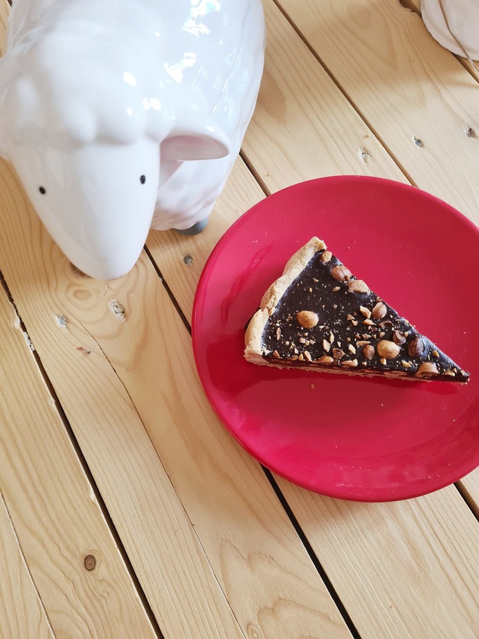 Tarta karmelowa z orzechami laskowymi i czekoladą - AleTorcik! - przepisy na pyszne, domowe ciasta, ciasteczka i torty.