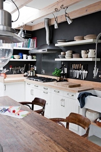 tumblr_ldfl37hEVY1qau50i.jpg 375×563 pixels #dinner #knife #shelving