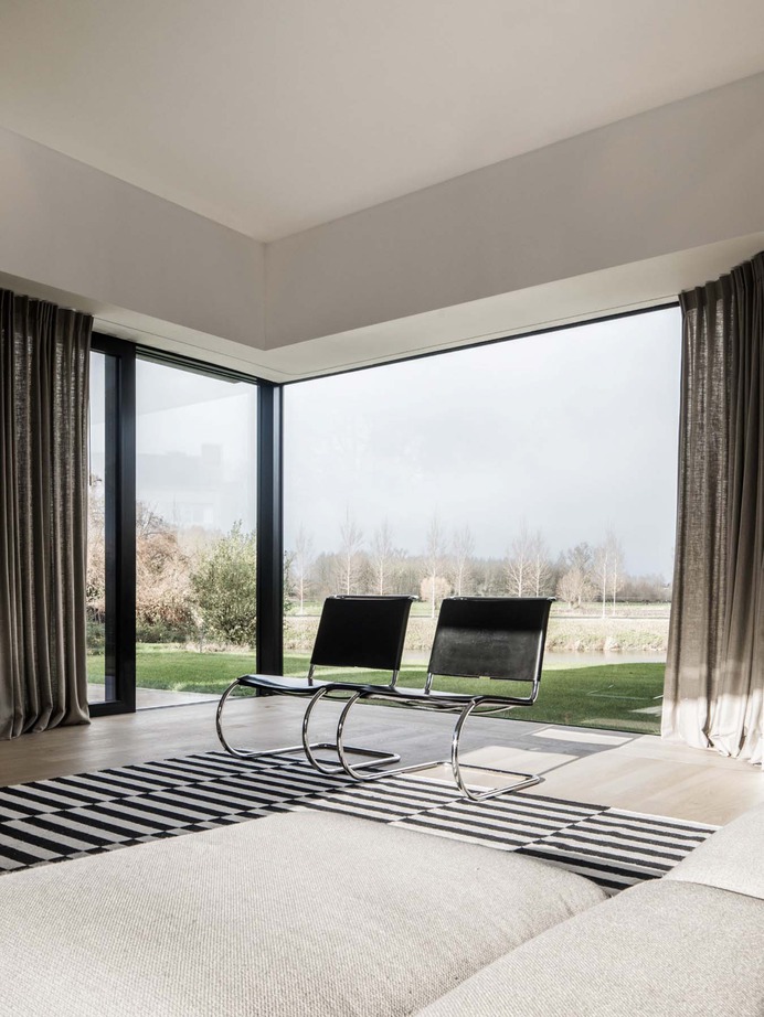 House J-VC by GRAUX & BAEYENS