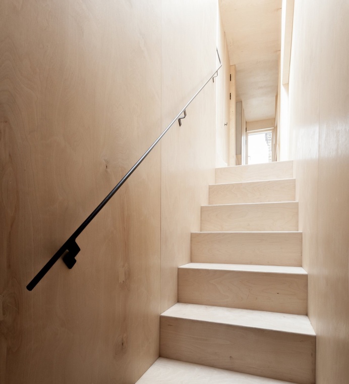 Plywood House by Simon Astridge. #plywood #simonastridge #stairway #minimal