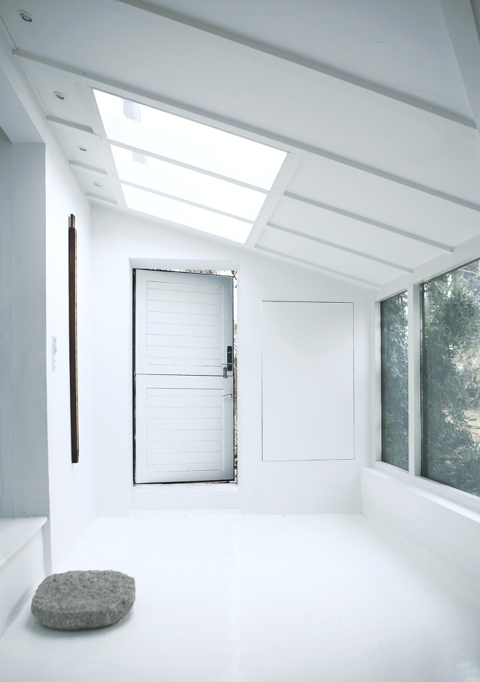 Vedbæk House I by Norm.Architects. © Jonas Bjerre-Poulsen. #entryway #contemporary