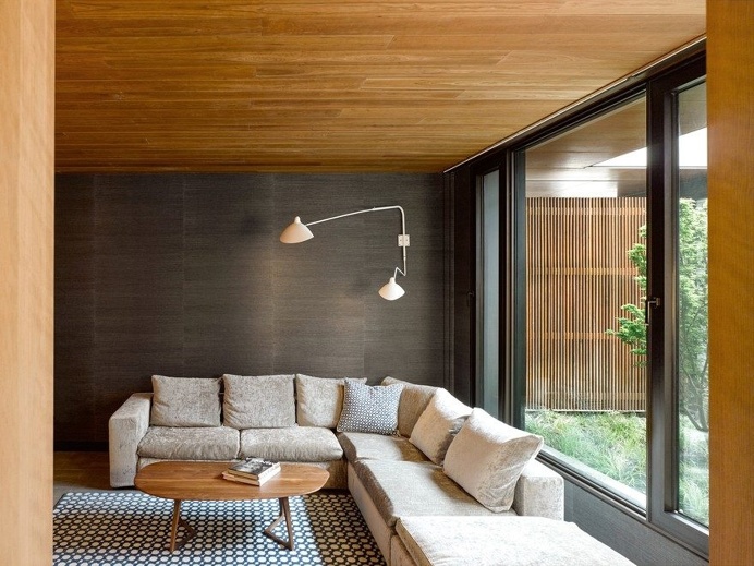 Hoggs Hollow Valley House 9