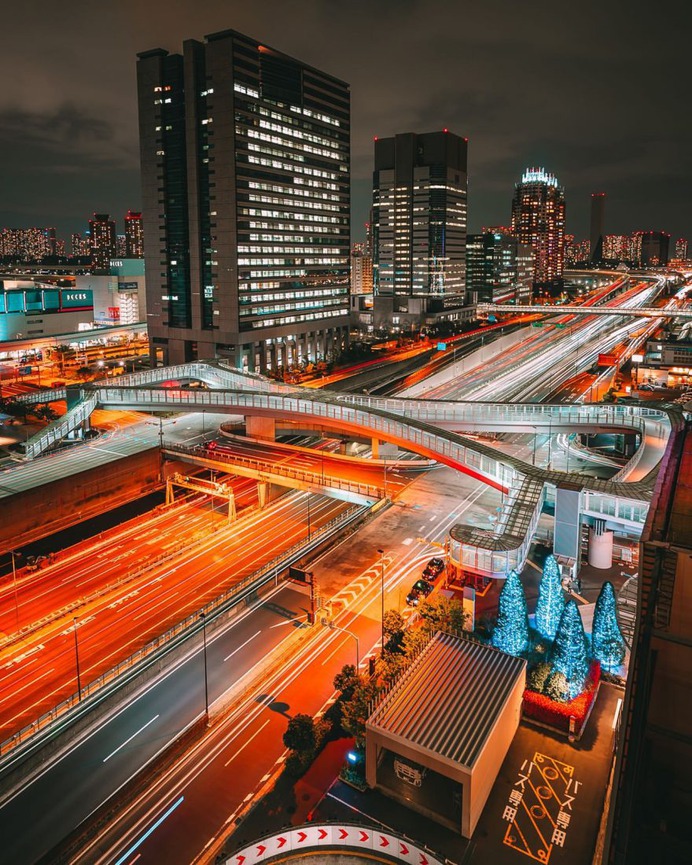 Cinematic Street Photos in Tokyo by Yusuke Kubota