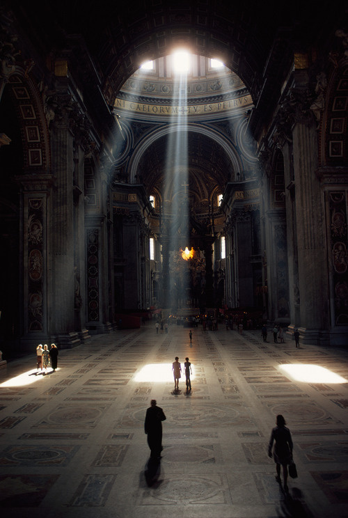 CJWHO ™ (Three shafts of sunlight illuminate the basilica...)