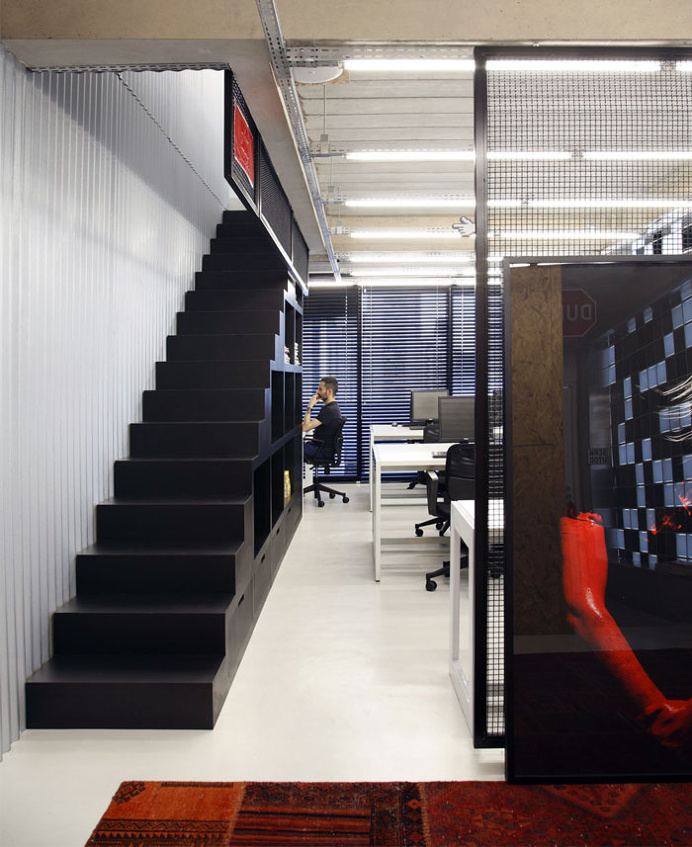 Functional and Contemporary Work Place by Studio Guilherme Torres - #office, office design, office space, #interior, interior design