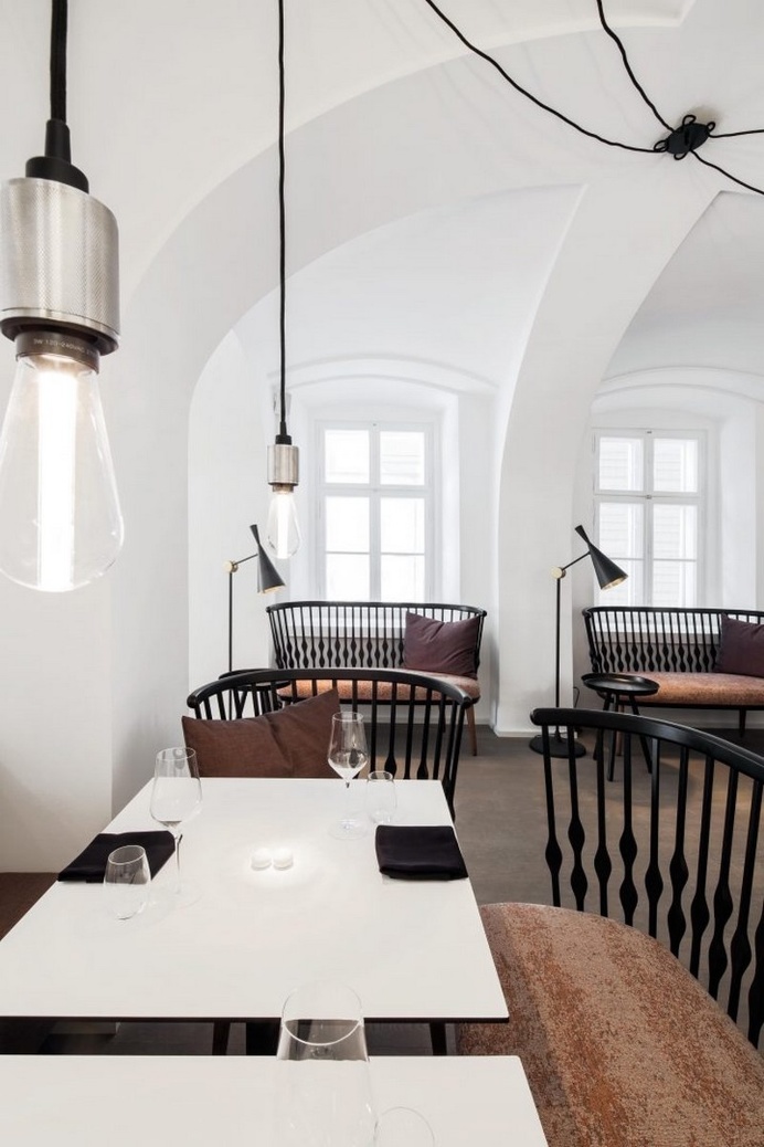Lingenhel Vienna – Shop, Bar, Restaurant and Cheese Dairy