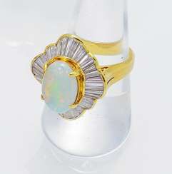 Opal-Diamant-Ring