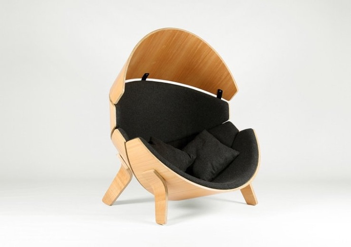 This #innovative children's chair design will keep your kids feeling cozy and peaceful, even amongst the chaos of other children at play.#de
