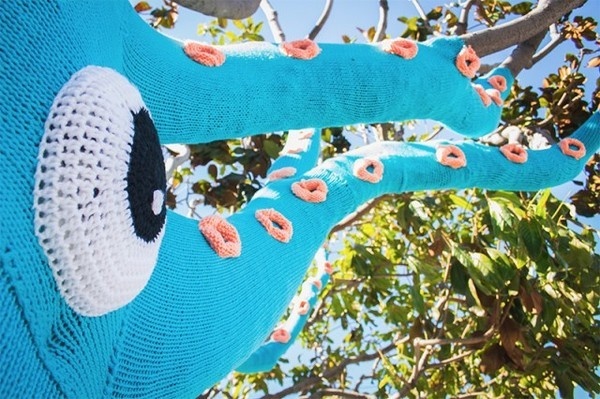 Yarn Bombed Tree Squid3 #squid #art #street