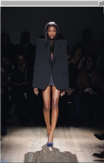 http://maisonmartinmargiela.com/en/collections/PE2011/collection-1/popup.html?pe2011/pop-femme-1f-pe011-14,femme-1-14 #maison #martin #margiela