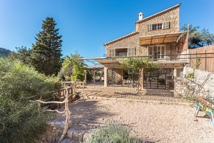 restoration of a traditional house in Mallorca