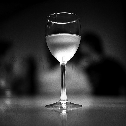 Say hello to the angels | Flickr: Intercambio de fotos #white #wine #black #minimalism #jordi #esteban #photography #and
