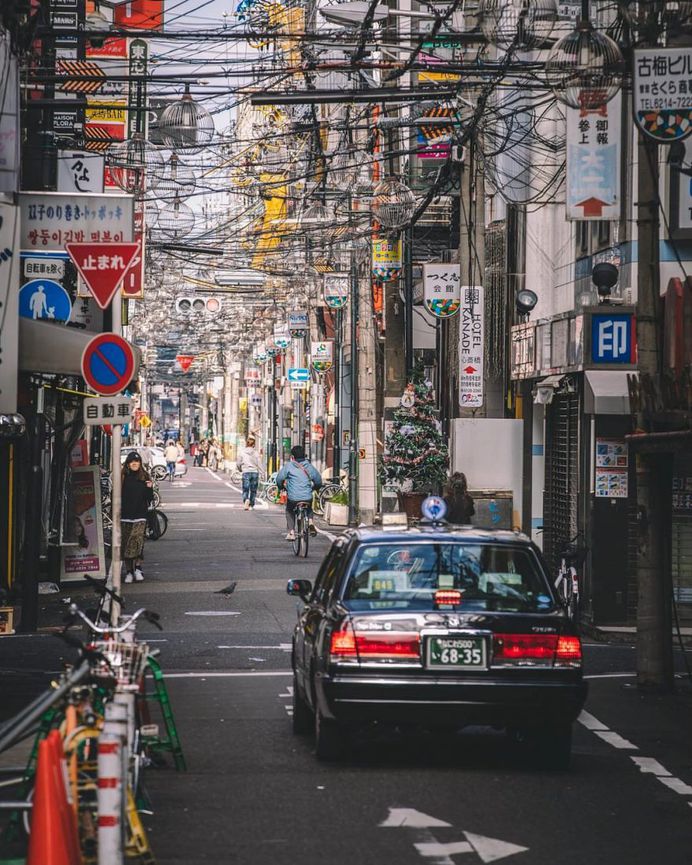 Playful and Modern Street Photography by Takeshi Hayakawa