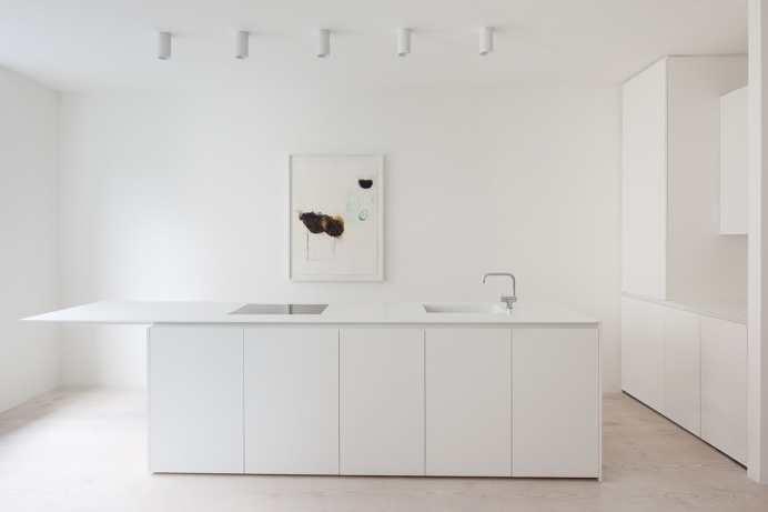 Bankside Apartment by HASA Atelier