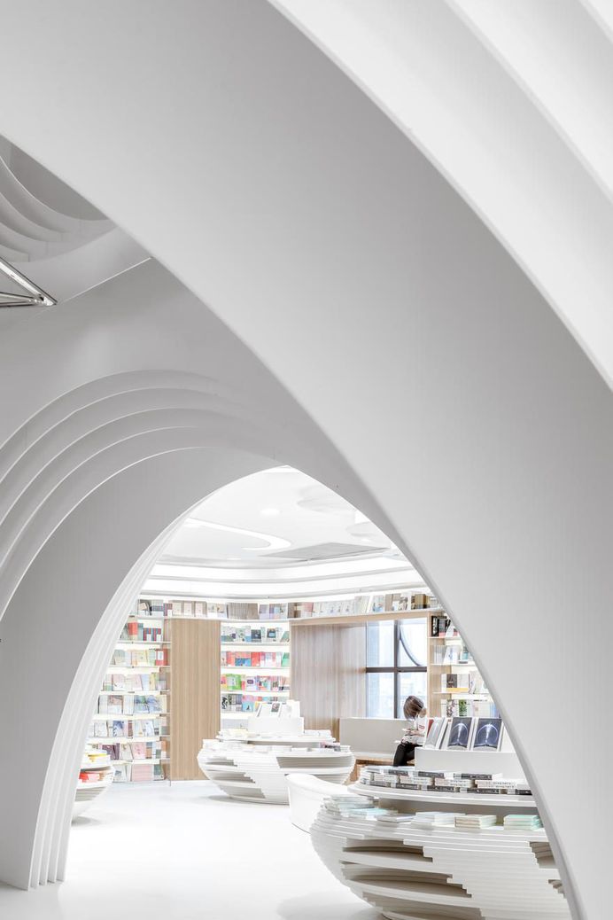 Zhongshu Bookstore Built with 300 Tons of Steel and 30,000 Meters of Light Strips 8