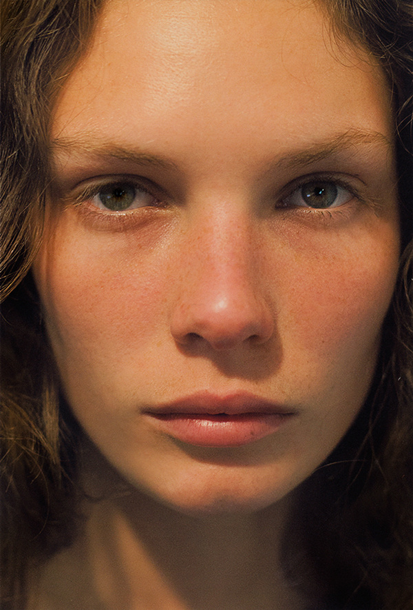 l'or noir on Behance #close #face #girl