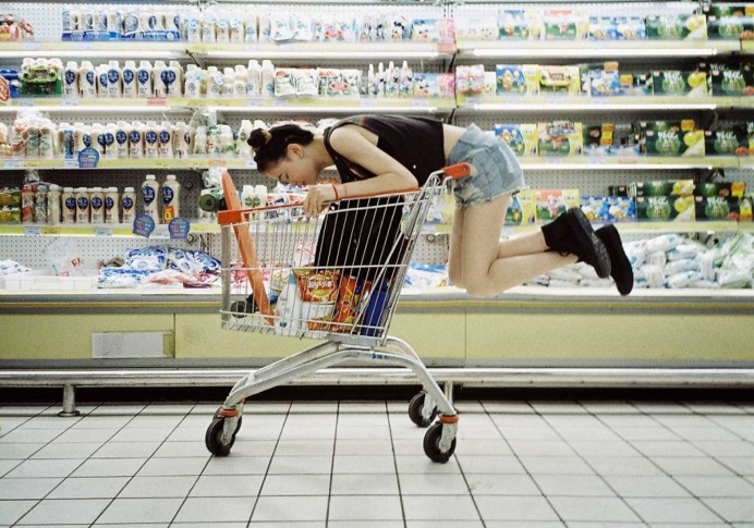 Vibrant 35mm Fashion Photography by Wang Wei