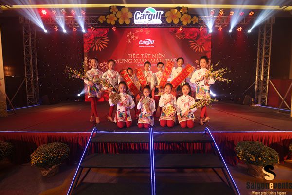y-tuong-to-chuc-tiec-tat-nien-2---Saigon-Events