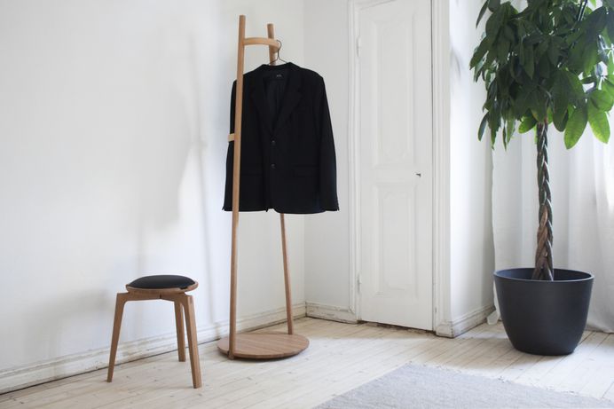Coatrack by noun