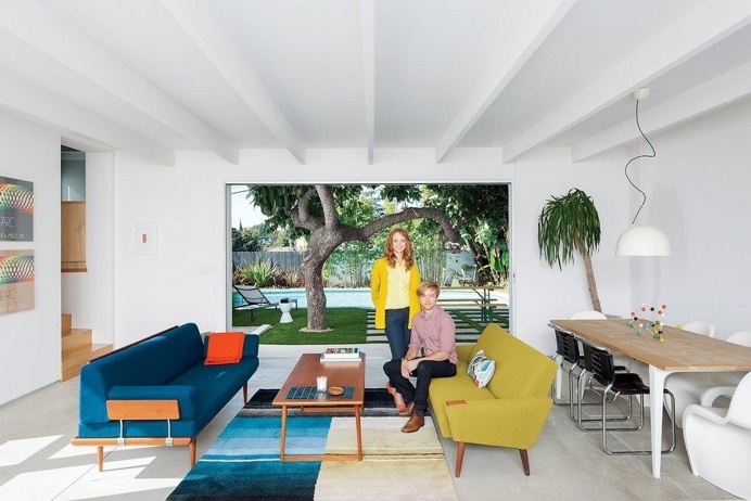 1920's Stucco Bungalow Renovated for Two Actors in Los Angeles 3
