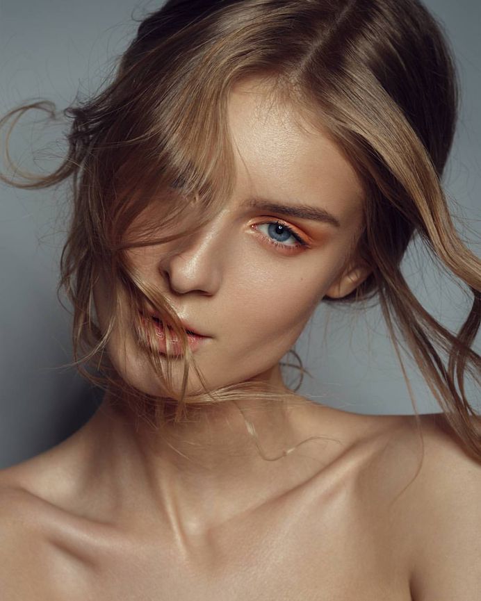 Glorious Female Portrait Photography by Mindaugas Navickas