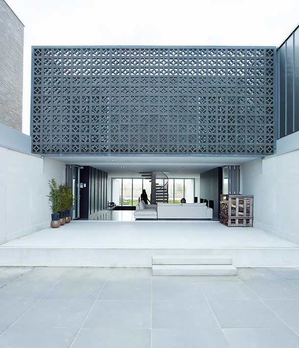 A Home In Communion With Outer Space, By VMX Architects