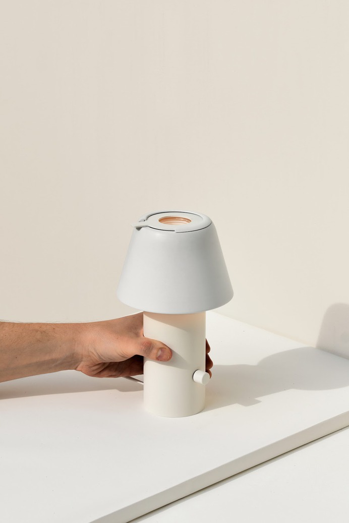 Minimal Iris Table Lamp — minimalgoods