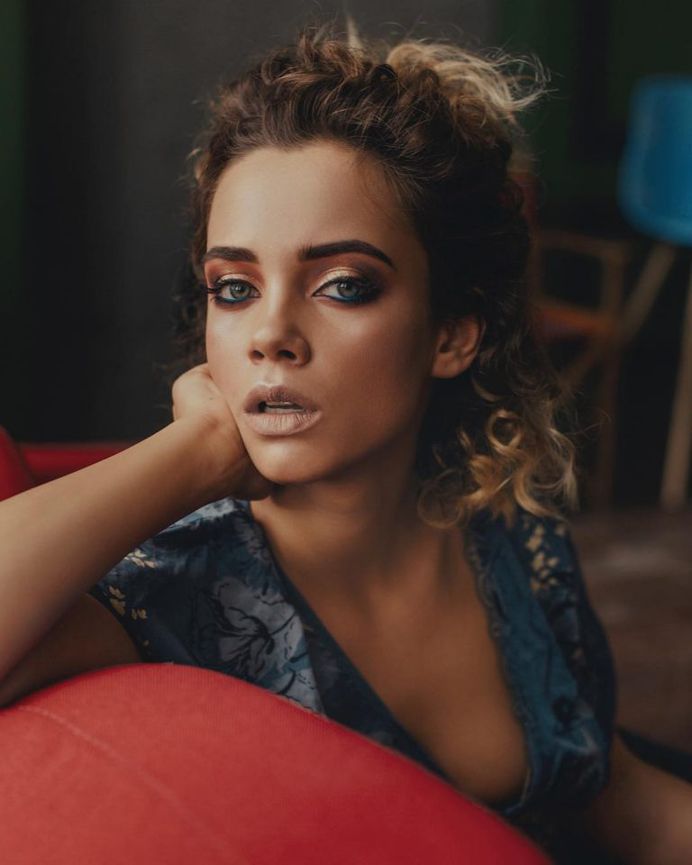 Fashion, Beauty and Lifestyle Portrait Photography by Anton Muhin
