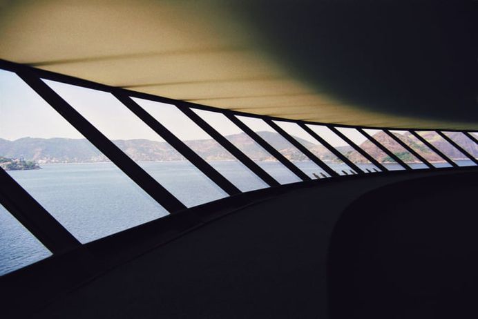 Oscar Niemeyer, Marcela Grassi · Museu d’Arte Contemporanea de Niteroi