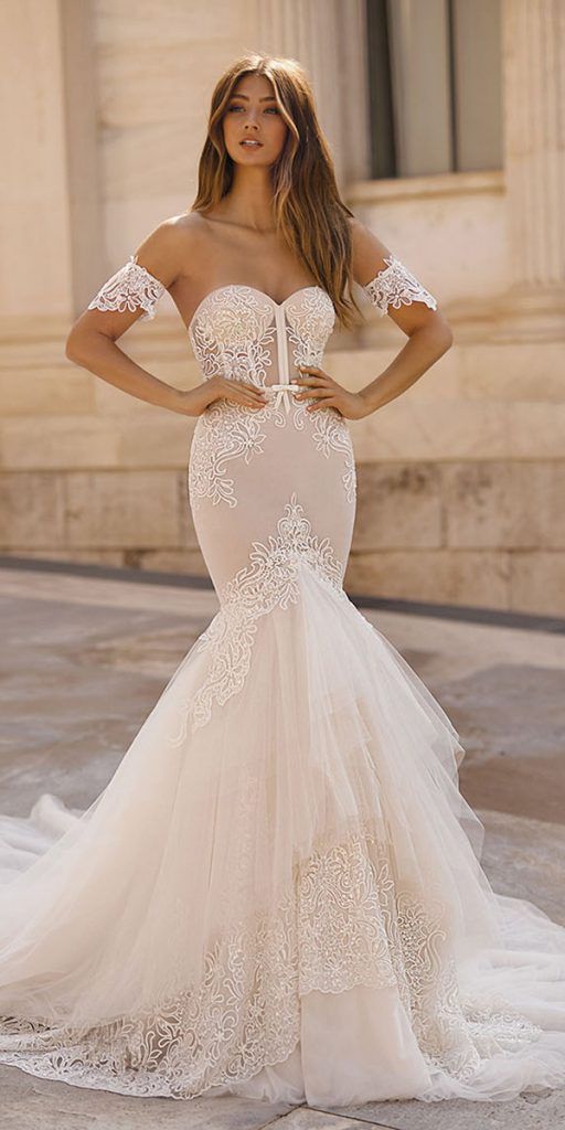 We offer to plunge into the fashion world – a world of incredible, exclusive Berta bridal wedding dresses.
