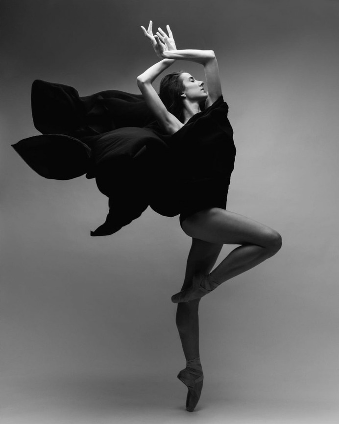 Breathtaking and Elegant Portraits of Ballet Dancers by Karolina Kuras