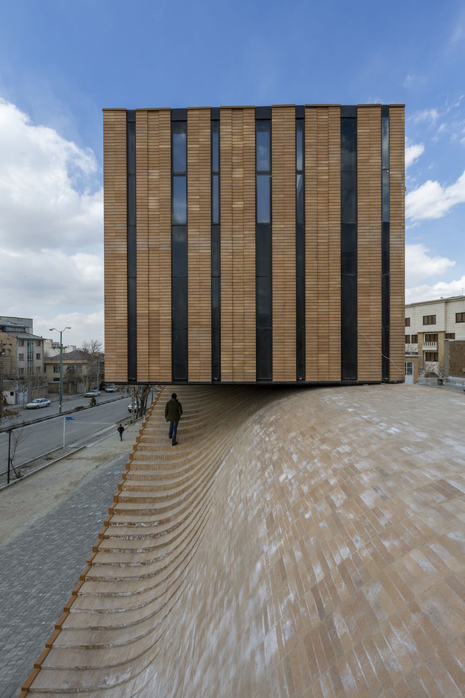 Termeh Office Commercial Building / Farshad Mehdizadeh Architects + Ahmad Bathaei