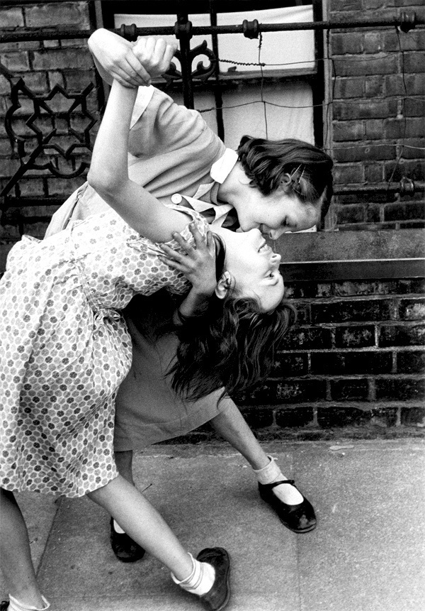 Thurston Hopkins #inspiration #white #black #photography #and