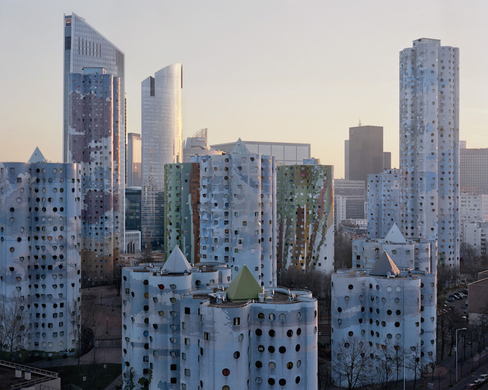 Alternative Post-War Universe in Paris Suburbs