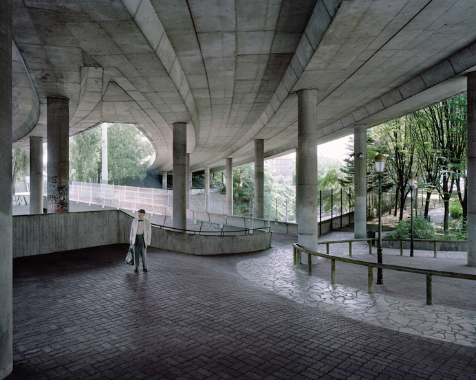 Alternative Post-War Universe in Paris Suburbs