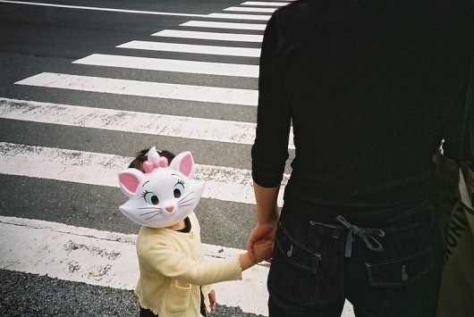 F1010029_23092006_013600_o.jpg 800×536 pixels #kid #photography #street
