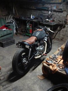 Emanuel's (CAFE RACER) Honda CB400 - Honda Cafe Racer